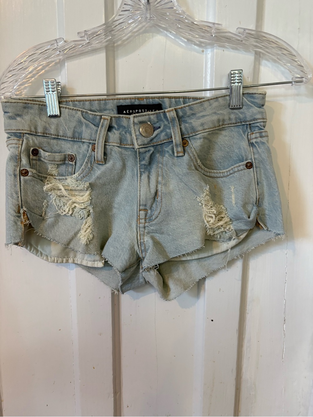 Aeropostale Women's Light Wash Distressed Denim Shorts - Low Rise 000